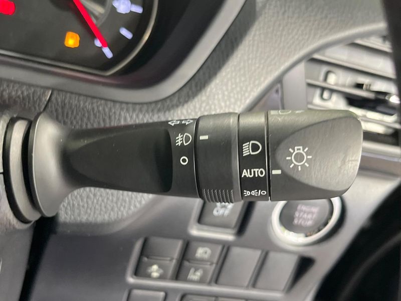 2020 Toyota Voxy 3BA-ZRR80W (UW-6aa221fdadd8d)[21]