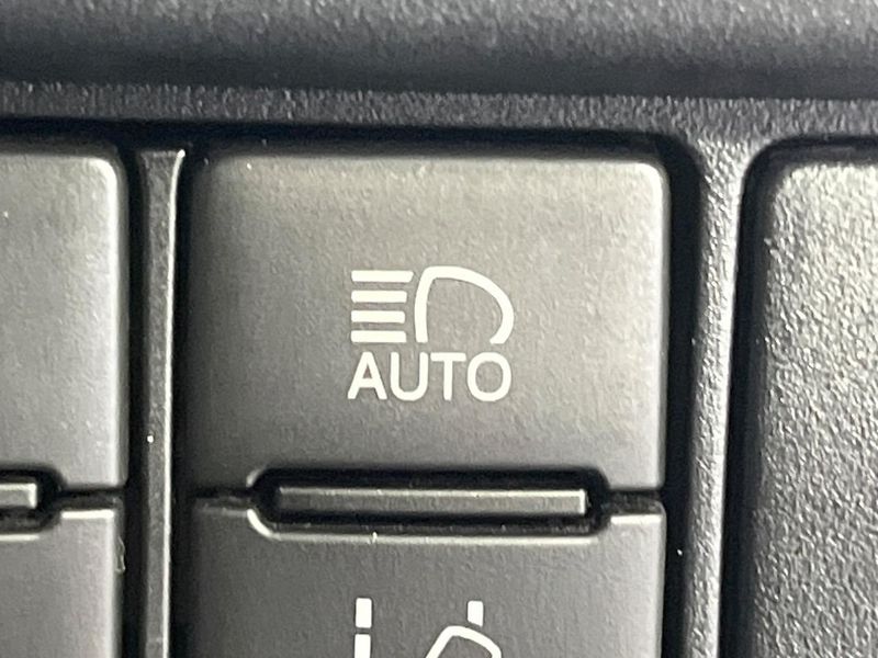 2020 Toyota Voxy 3BA-ZRR80W (UW-6aa221fdadd8d)[8]