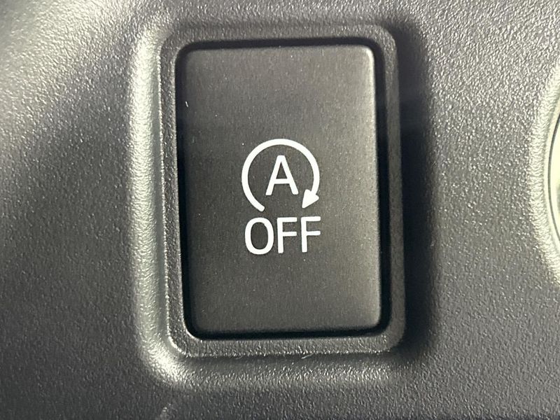 2021 Toyota Esquire 3BA-ZRR85G (UW-6aa222032b1f8)[29]