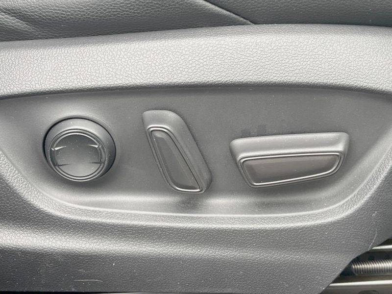 2022 Toyota Corolla Cross 3BA-ZSG10 (UW-6aa22203716e3)[23]