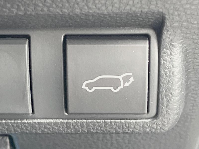 2022 Toyota Corolla Cross 3BA-ZSG10 (UW-6aa22203716e3)[29]