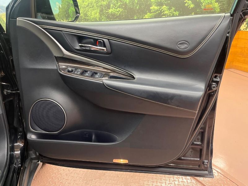 2017 Toyota Harrier DBA-ZSU60W (UW-6aa222069ea39)[12]