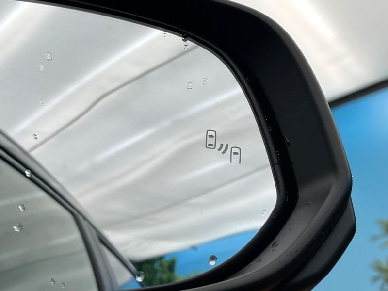 2024 Toyota Corolla Cross 6AA-ZVG13 (UW-6aa2220b41d89)[11]