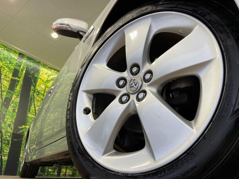 2012 Toyota Prius DAA-ZVW30 (UW-6aa2221637d8a)[27]