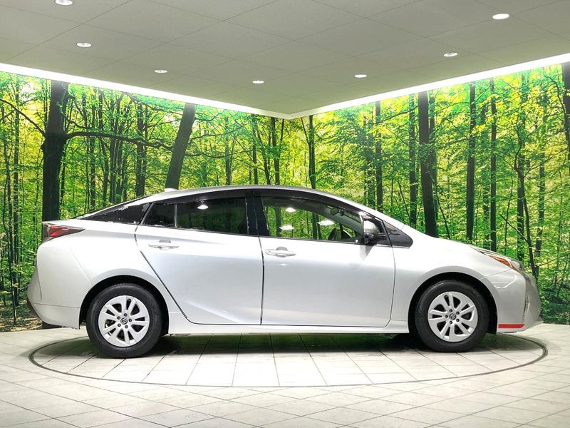 2016 Toyota Prius DAA-ZVW50 (UW-6aa2221a9fc36)[9]