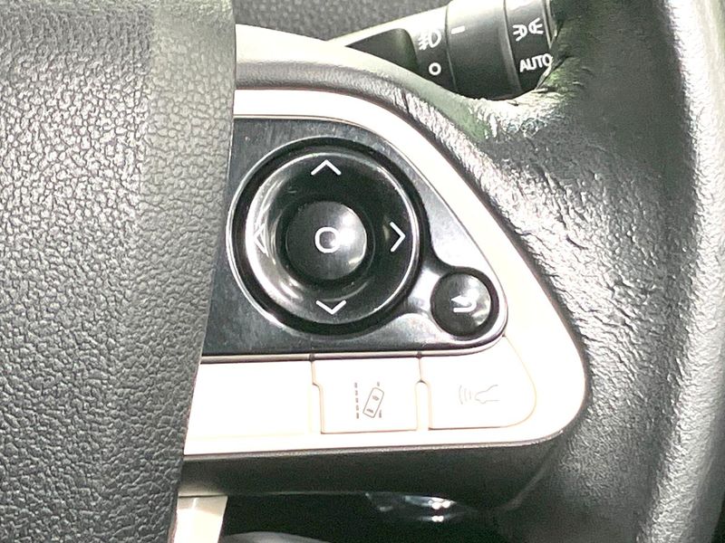 2016 Toyota Prius DAA-ZVW50 (UW-6aa2221a9fc36)[28]