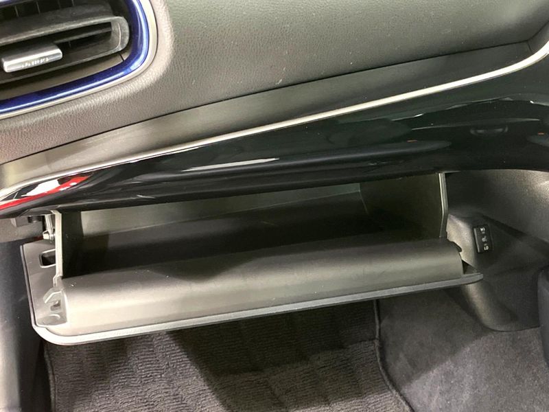 2016 Toyota Prius DAA-ZVW50 (UW-6aa2221f2836e)[16]