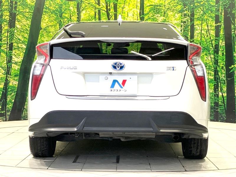 2016 Toyota Prius DAA-ZVW50 (UW-6aa2221f8b2e9)[17]