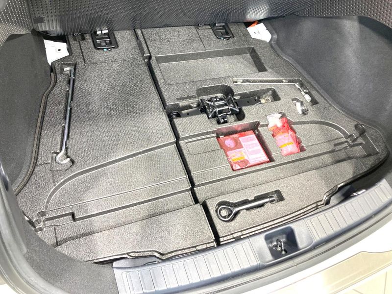 2016 Toyota Prius DAA-ZVW50 (UW-6aa2221f8b2e9)[26]