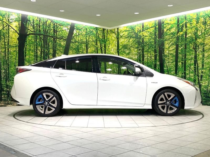 2016 Toyota Prius DAA-ZVW50 (UW-6aa2221f8b2e9)[29]
