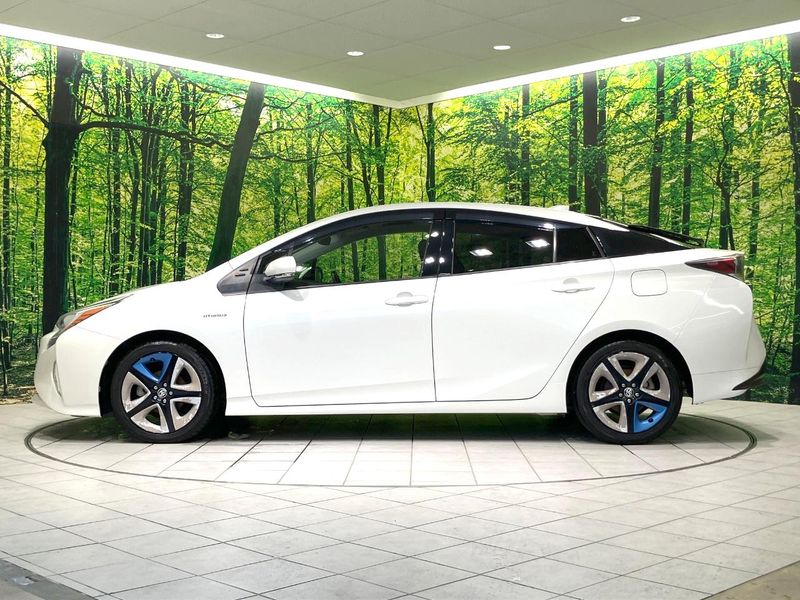 2016 Toyota Prius DAA-ZVW50 (UW-6aa2221f8b2e9)[15]