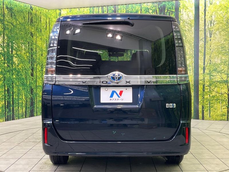 2014 Toyota Voxy DAA-ZWR80G (UW-6aa222316d68d)[16]