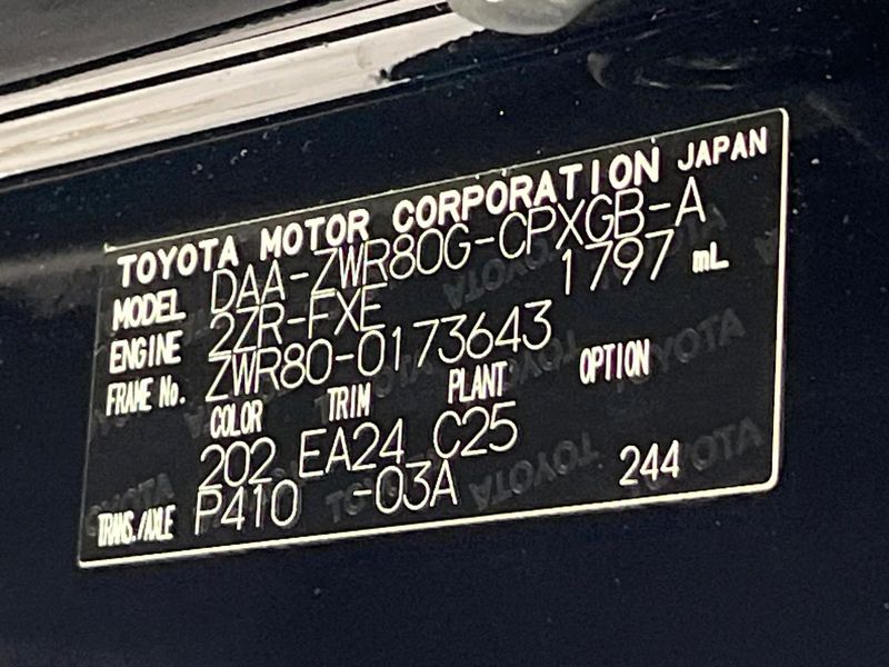 2016 Toyota Esquire DAA-ZWR80G (UW-6aa22233e78e3)[1]