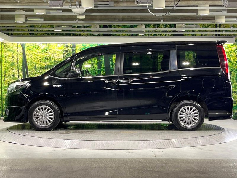 2016 Toyota Esquire DAA-ZWR80G (UW-6aa22233e78e3)[12]