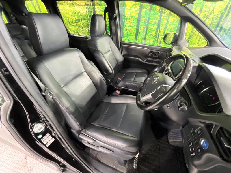 2016 Toyota Esquire DAA-ZWR80G (UW-6aa22233e78e3)[28]