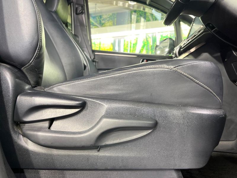 2016 Toyota Esquire DAA-ZWR80G (UW-6aa22233e78e3)[23]