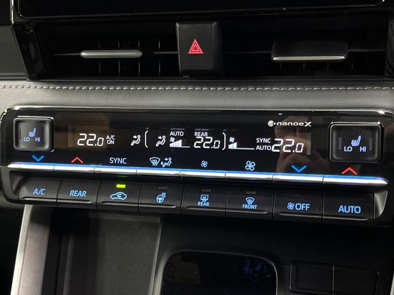 2023 Toyota Noah 6AA-ZWR90W (UW-6aa2223f9c0e2)[28]