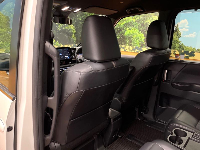 2023 Toyota Noah 6AA-ZWR90W (UW-6aa2223f9c0e2)[7]