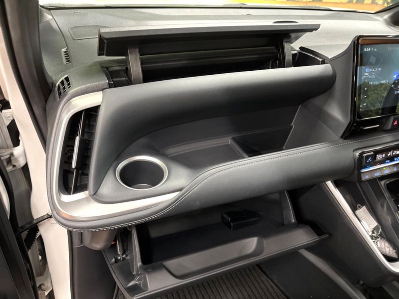 2023 Toyota Noah 6AA-ZWR90W (UW-6aa2223f9c0e2)[4]