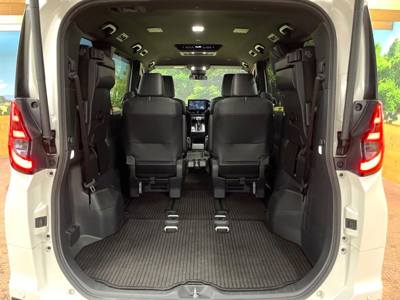 2023 Toyota Noah 6AA-ZWR90W (UW-6aa2223f9c0e2)[11]