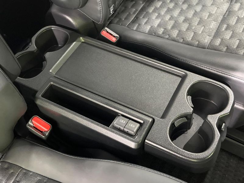 2023 Toyota Voxy 6AA-ZWR95W (UW-6aa22247842c3)[19]