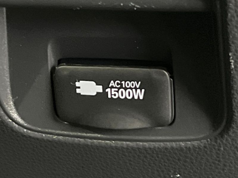 2023 Toyota Voxy 6AA-ZWR95W (UW-6aa22247842c3)[20]