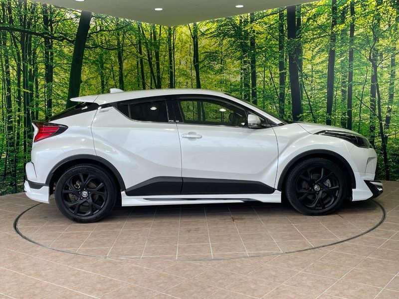 2022 Toyota C-HR 6AA-ZYX11 (UW-6aa2224dc32e3)[18]
