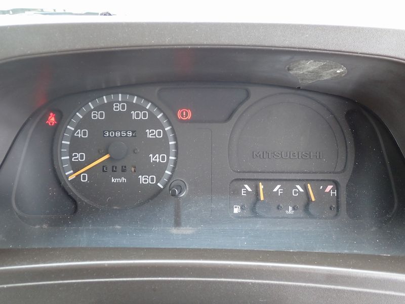 1999 Mitsubishi Rosa KC-BE636E (UW-mtv23nt8eefo)[26]