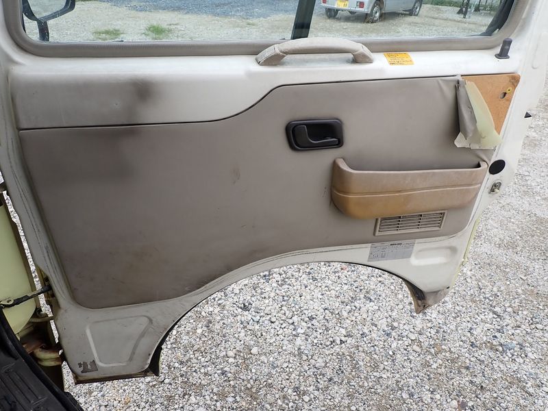 1999 Mitsubishi Rosa KC-BE636E (UW-mtv23nt8eefo)[33]