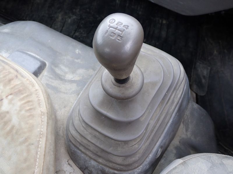 2010 Hino DUTRO BKG-XZU508M (UW-mtv23rx4o15v)[37]