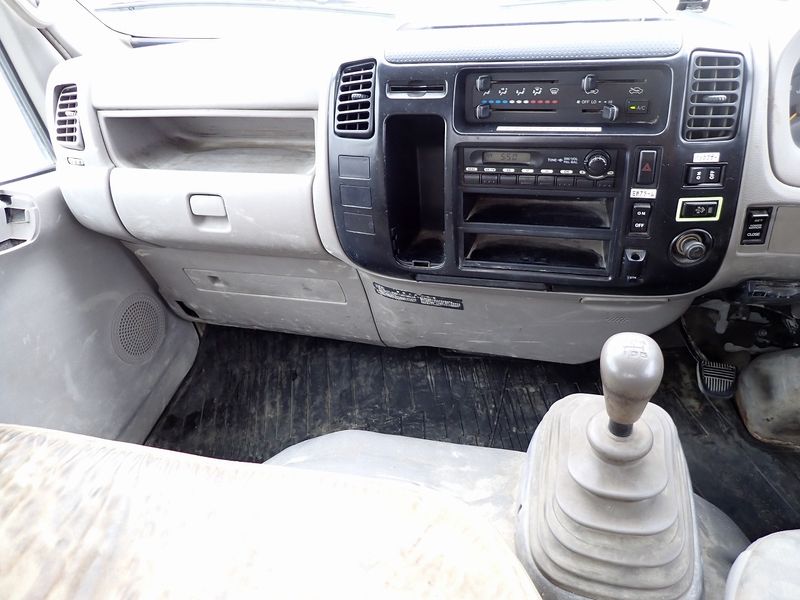 2010 Hino DUTRO BKG-XZU508M (UW-mtv23rx4o15v)[32]