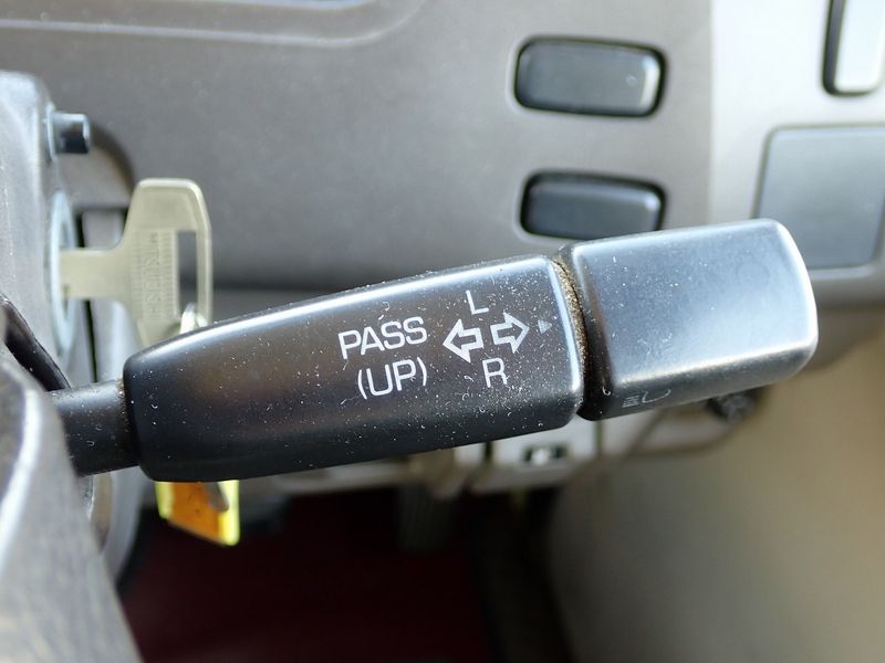 2002 Mitsubishi Rosa KK-BE63CE (UW-mtv23tgylgas)[28]