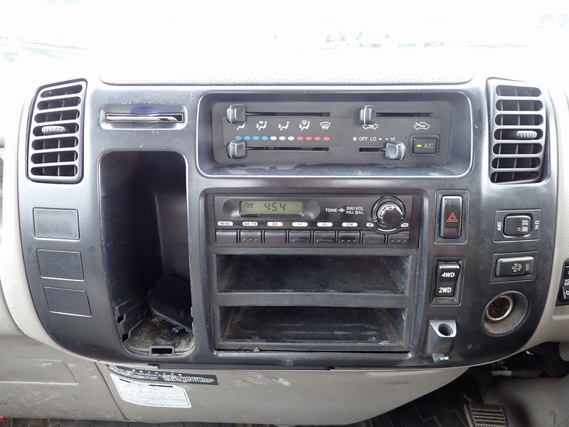 2011 Hino DUTRO BDG-XZU368M (UW-mtv23xbd749y)[29]
