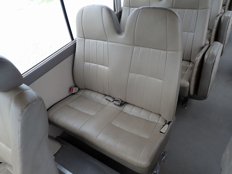 1994 Toyota Coaster U-HZB40 (UW-mtv23z7b4d9h)[36]