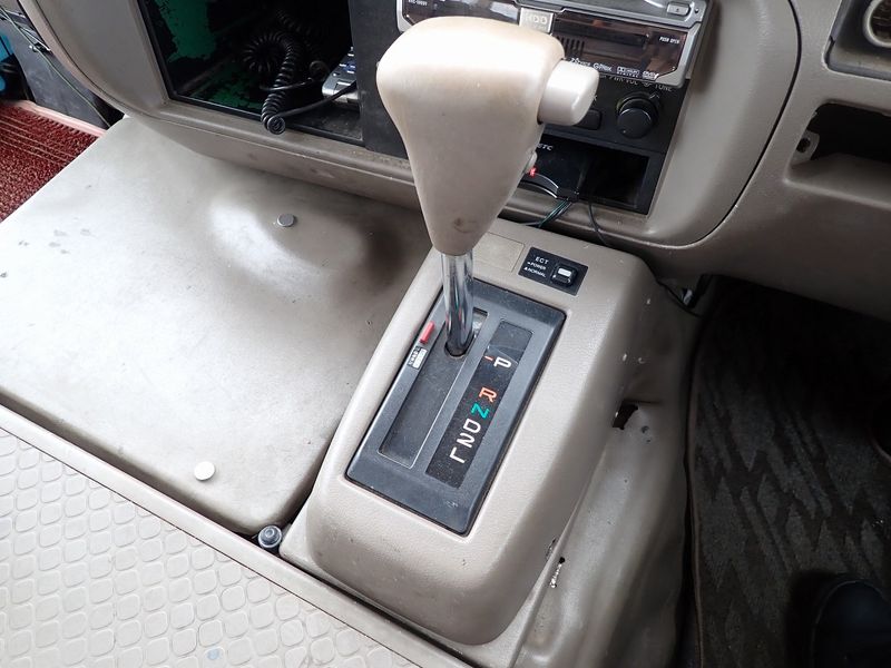 1994 Toyota Coaster U-HZB40 (UW-mtv23z7b4d9h)[29]