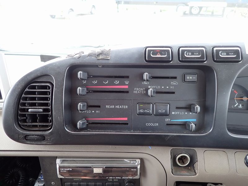 1994 Toyota Coaster U-HZB40 (UW-mtv23z7b4d9h)[27]