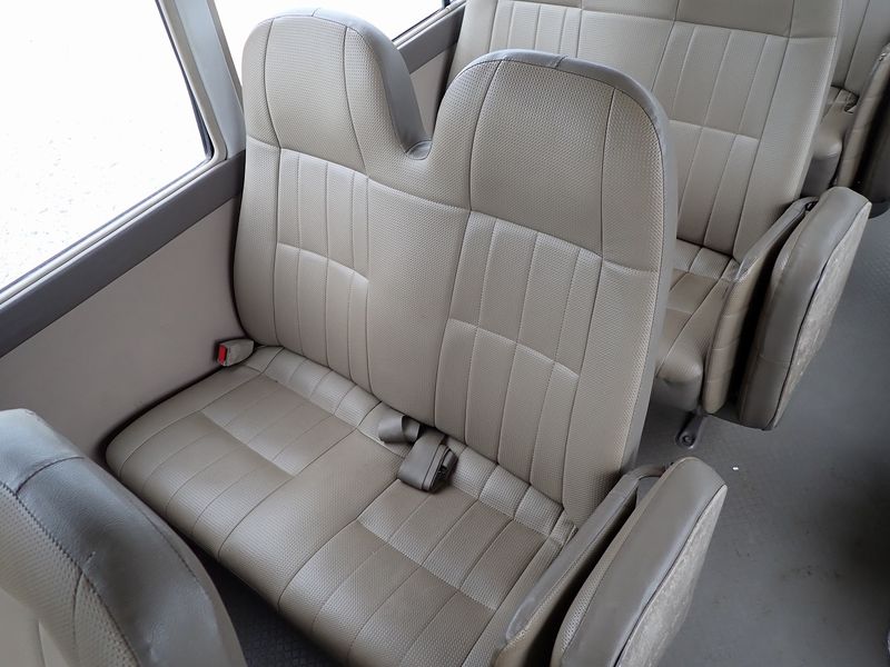 1994 Toyota Coaster U-HZB40 (UW-mtv23z7b4d9h)[37]