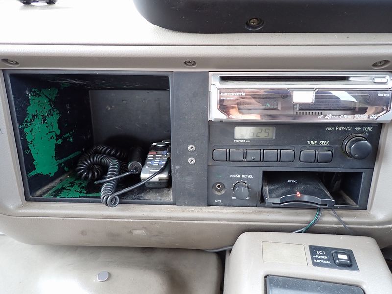 1994 Toyota Coaster U-HZB40 (UW-mtv23z7b4d9h)[28]