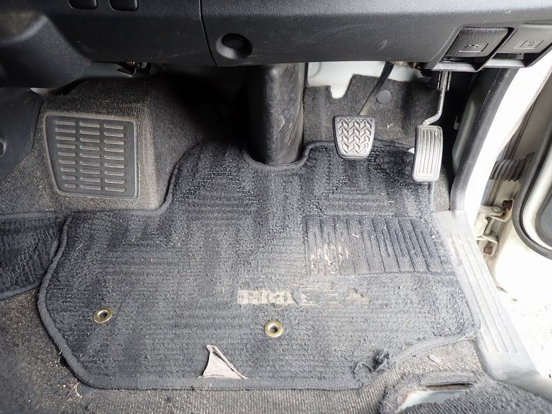 2009 Toyota Hiace Commuter CBF-TRH223B (UW-mtv2424nxcue)[13]