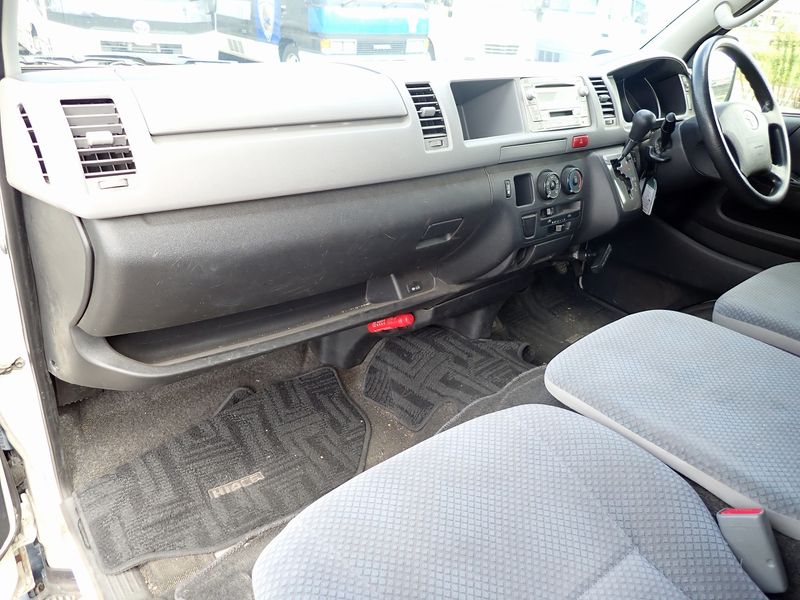 2009 Toyota Hiace Commuter CBF-TRH223B (UW-mtv2424nxcue)[22]