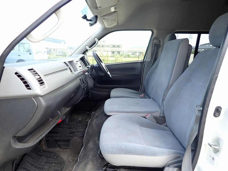 2009 Toyota Hiace Commuter CBF-TRH223B (UW-mtv2424nxcue)[19]