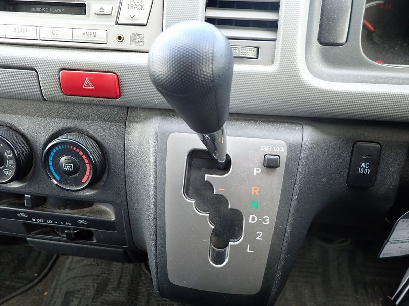2009 Toyota Hiace Commuter CBF-TRH223B (UW-mtv2424nxcue)[17]