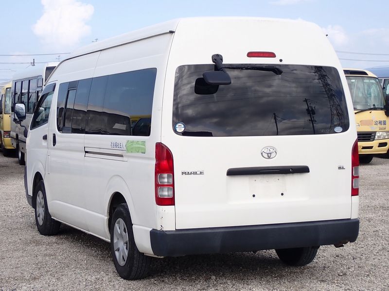 2009 Toyota Hiace Commuter CBF-TRH223B (UW-mtv2424nxcue)[2]