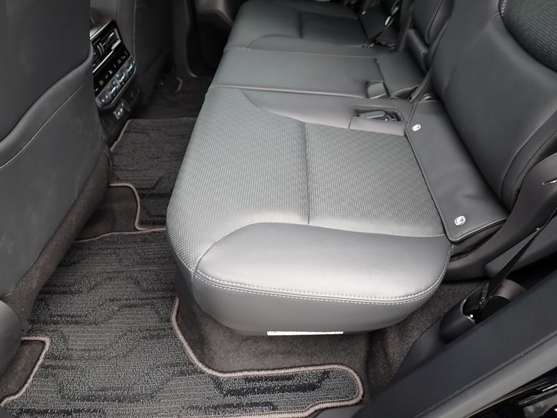 2023 Toyota Land Cruiser 3DA-FJA300W (UW-mtv24e0mam1a)[44]