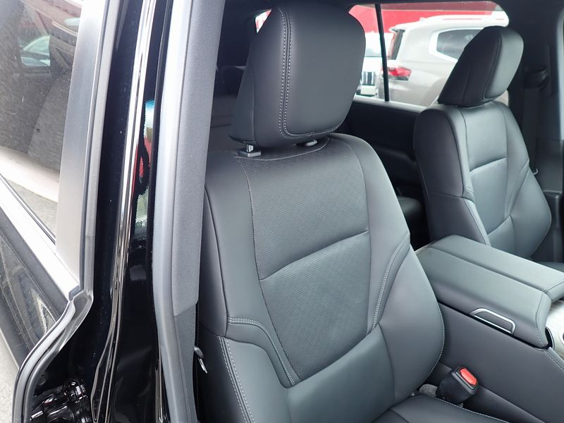 2023 Toyota Land Cruiser 3DA-FJA300W (UW-mtv24e0mam1a)[31]