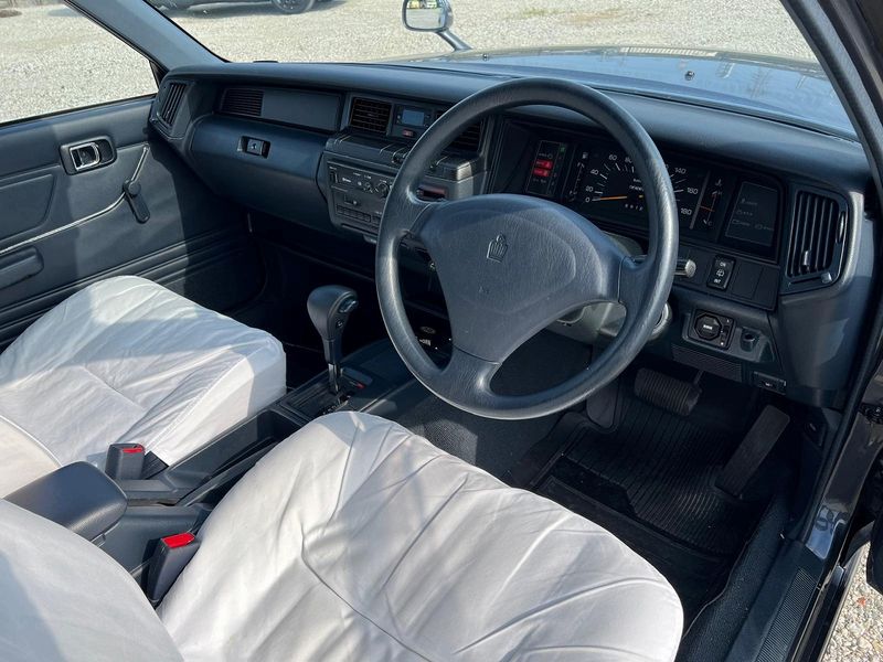 1995 Toyota Crown T-GS136V (UW-mtv25d6ettgq)[38]