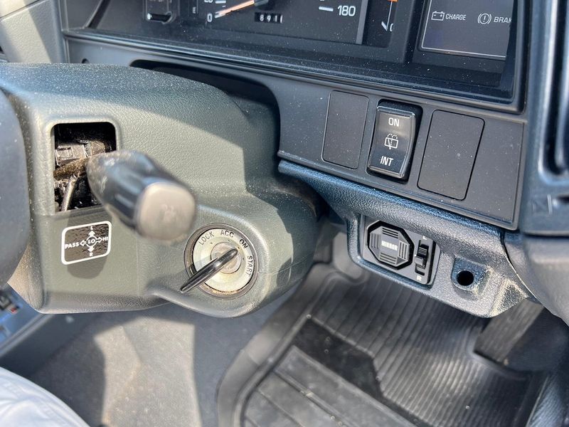 1995 Toyota Crown T-GS136V (UW-mtv25d6ettgq)[10]