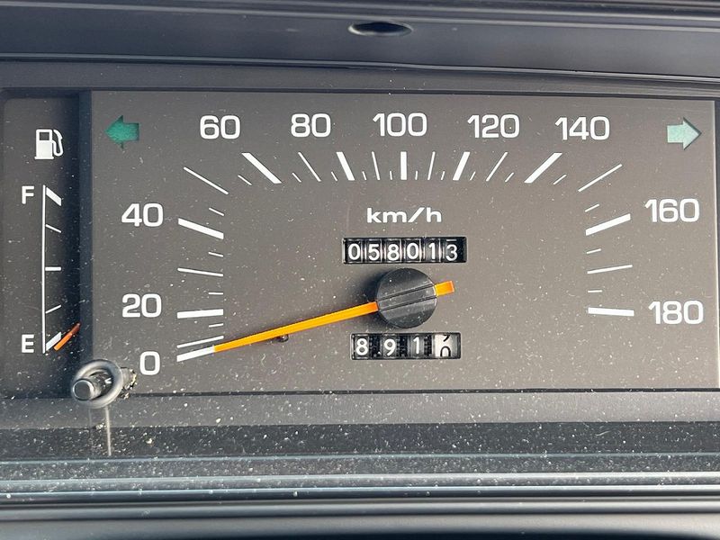 1995 Toyota Crown T-GS136V (UW-mtv25d6ettgq)[12]