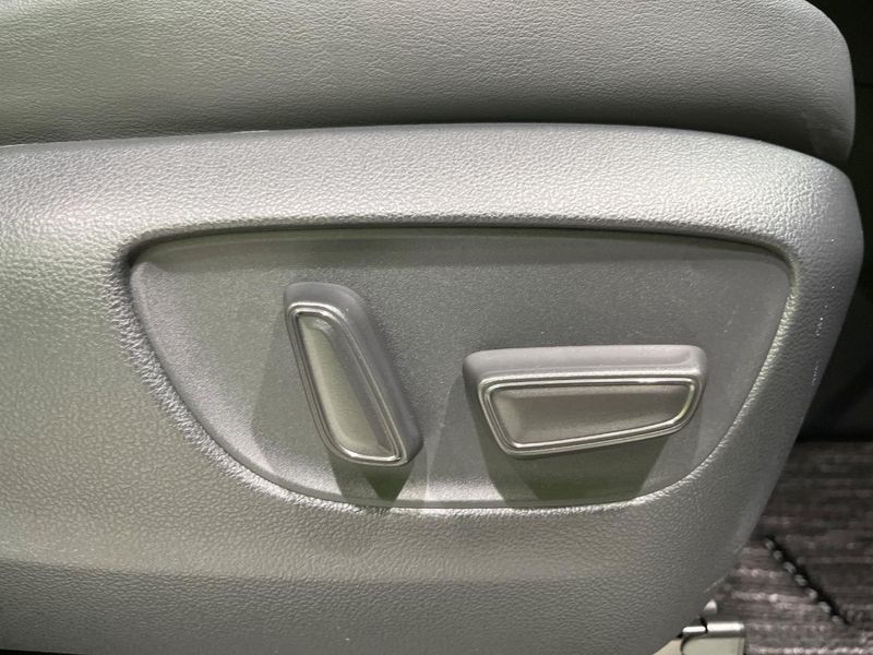 2023 Toyota Alphard Hybrid 6AA-AAHH45W (UW-6aa36fa850586)[5]