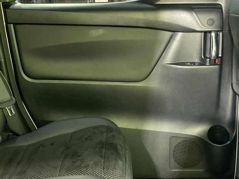 2016 Toyota Vellfire DBA-AGH30W (UW-6aa36fb4d2a9d)[27]